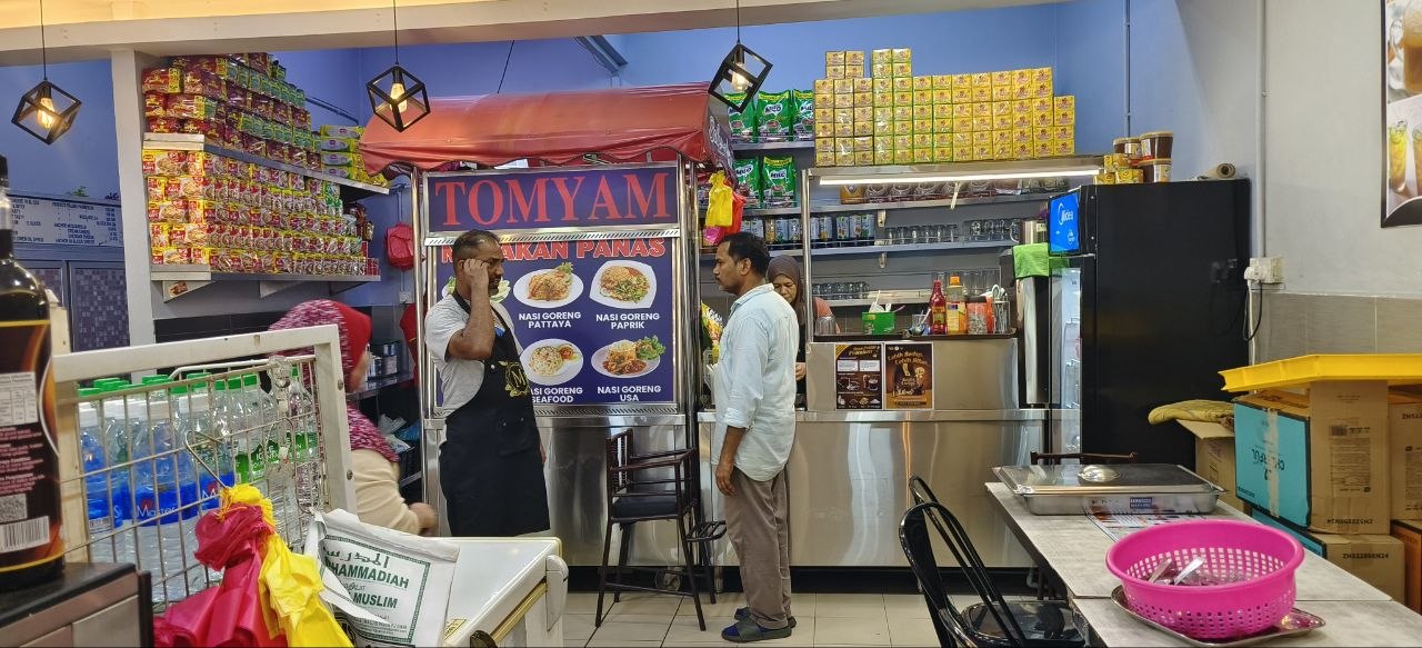 Kaunter tomyam dan nasi goreng